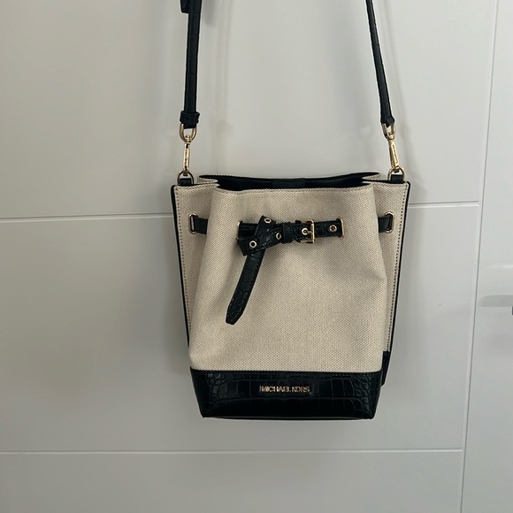 Michael kors bucket bag purse - Picture 1 of 6